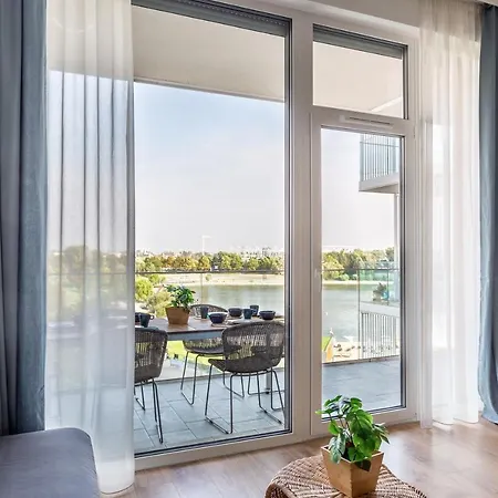 Riverside - Stunning View - Large And Brand New Lägenhet *